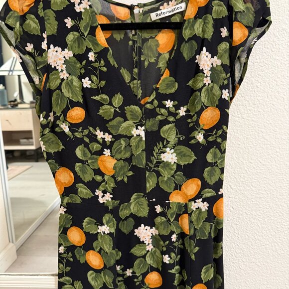 Reformation Deven Dress. Mini dress with clementines / oranges. - Picture 2 of 3